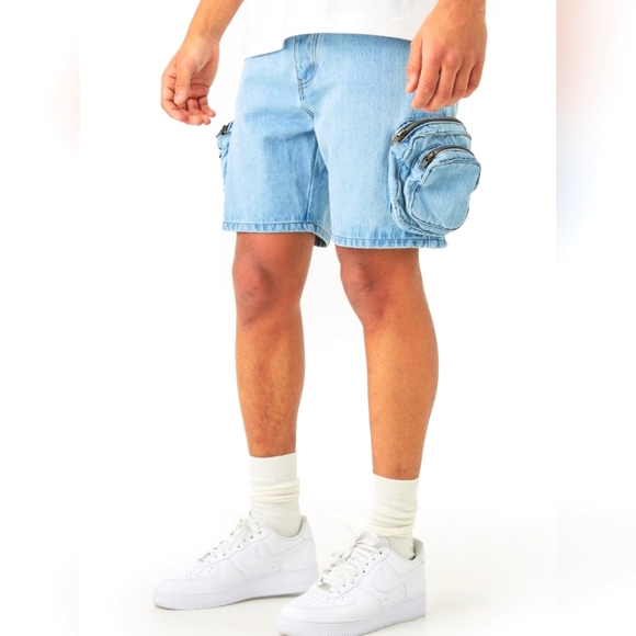 SLIM FIT CARGO POCKET DENIM SHORT - Picture 1 of 4